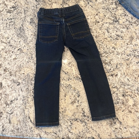 A lot of six pair of cat and Jack jeans size 5 - Picture 9 of 13